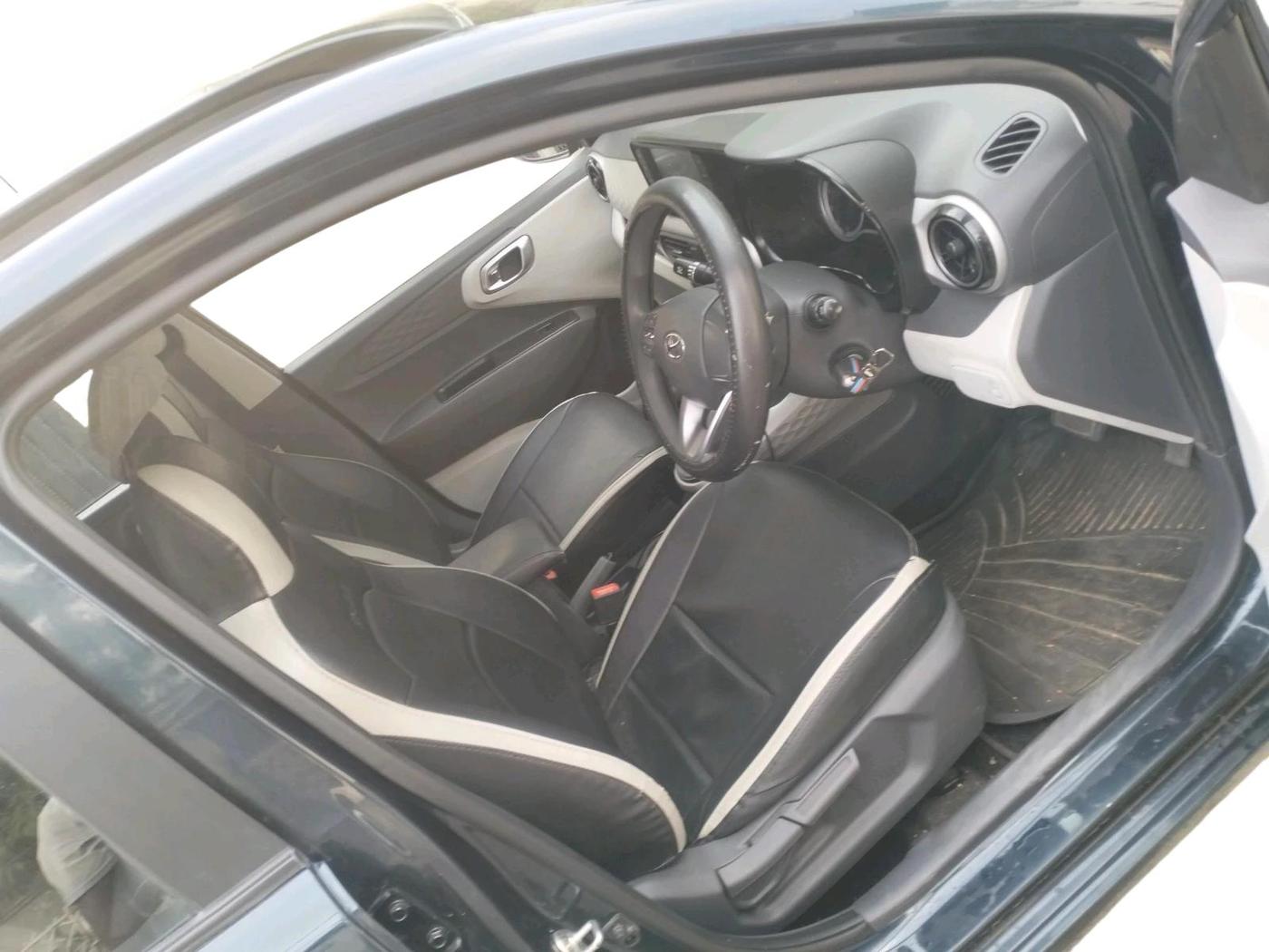 2022 Hyundai GRAND I10 NIOS SPORTZ AMT 1.2 KAPPA VTVT, Petrol, Automatic, 19,585 km, interior
