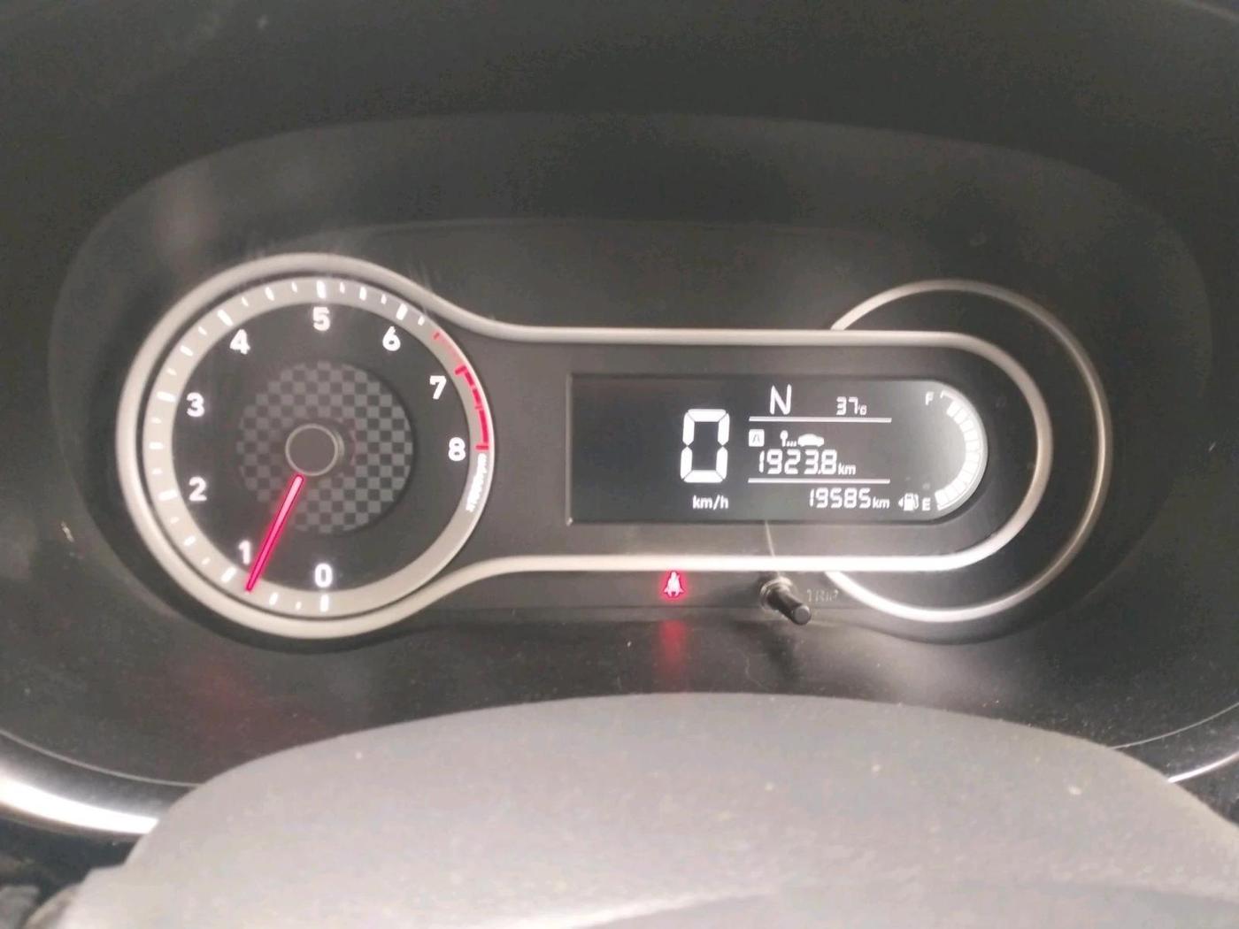 2022 Hyundai GRAND I10 NIOS SPORTZ AMT 1.2 KAPPA VTVT, Petrol, Automatic, 19,585 km, interior