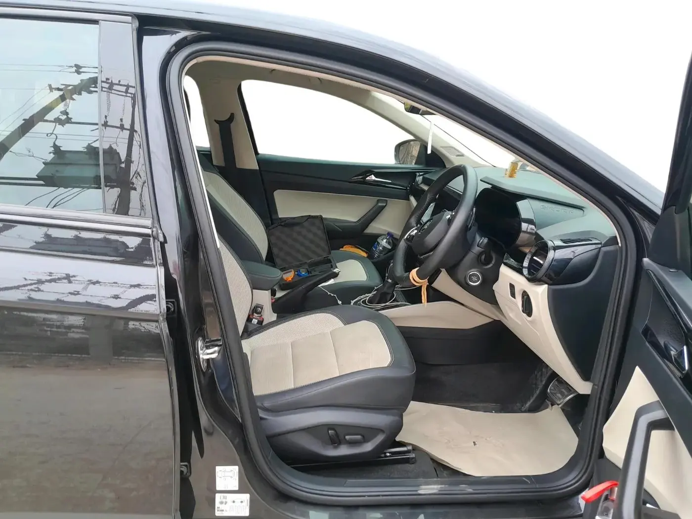 2025 Skoda SLAVIA STYLE 1.5L TSI DSG, Petrol, Automatic, 27,882 km, interior
