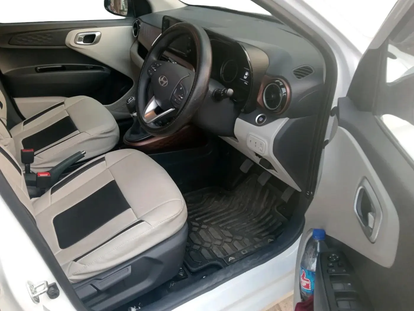 2024 Hyundai AURA SX 1.2 CNG, CNG, Manual, 5,000 km, interior