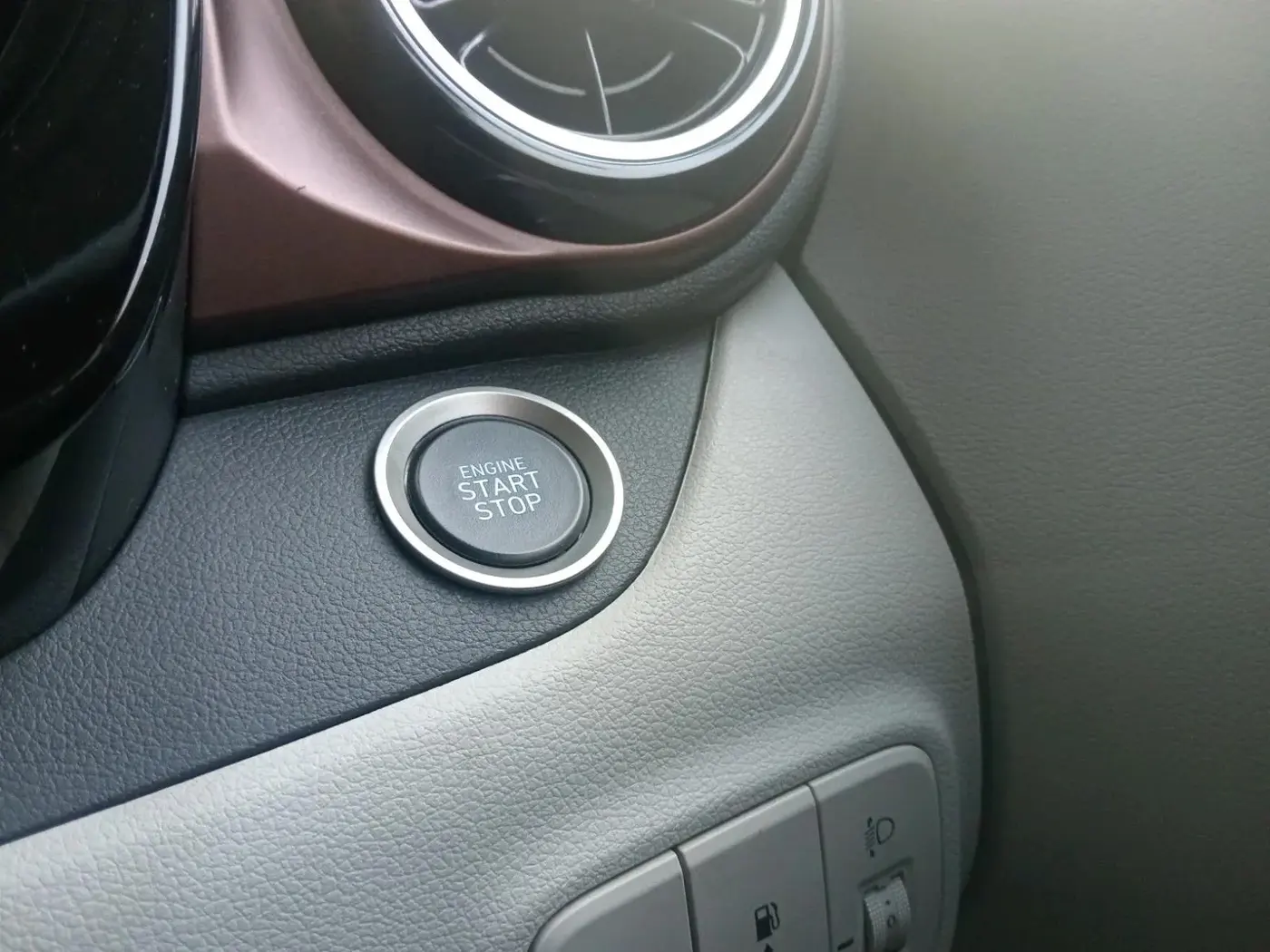 2024 Hyundai AURA SX 1.2 CNG, CNG, Manual, 5,000 km, interior