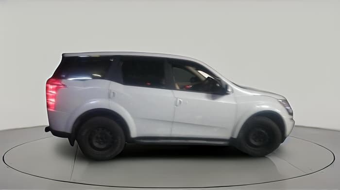 2014 Mahindra XUV500 W6, Diesel, Manual, 1,47,364 km, exterior