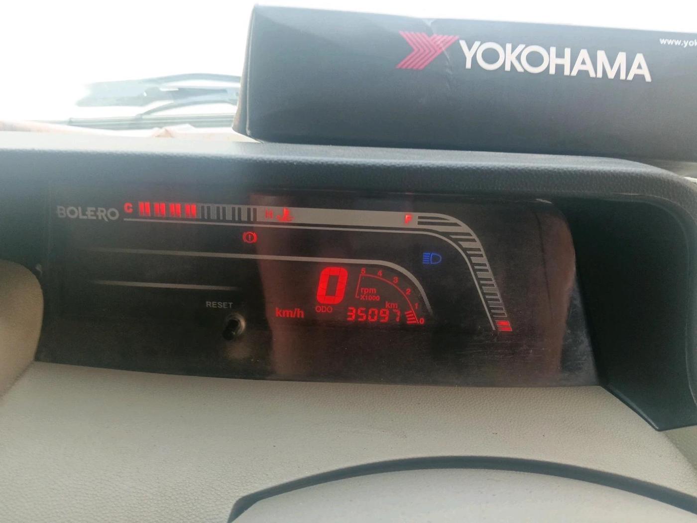 2015 Mahindra Bolero SLE BS IV, Diesel, Manual, 35,097 km, interior