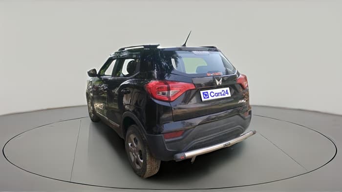 2023 Mahindra XUV300 W6 1.2 PETROL, Petrol, Manual, 33,530 km, exterior