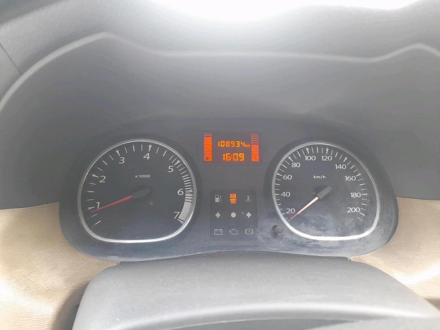 2013 Renault Duster 85 PS RXL DIESEL, Diesel, Manual, 1,08,934 km, interior