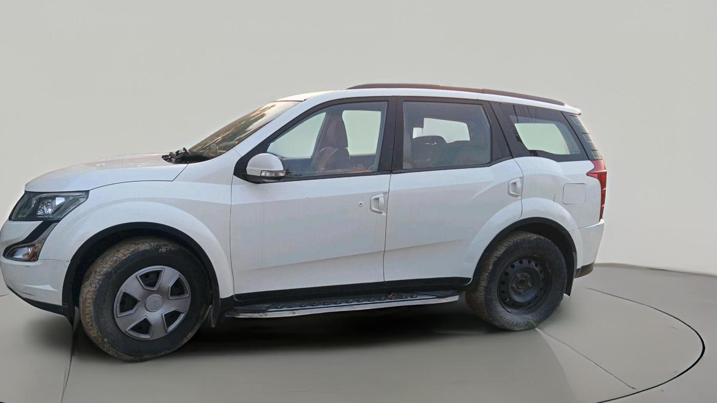 2017 Mahindra XUV500 W6, Diesel, Manual, 1,60,956 km, exterior