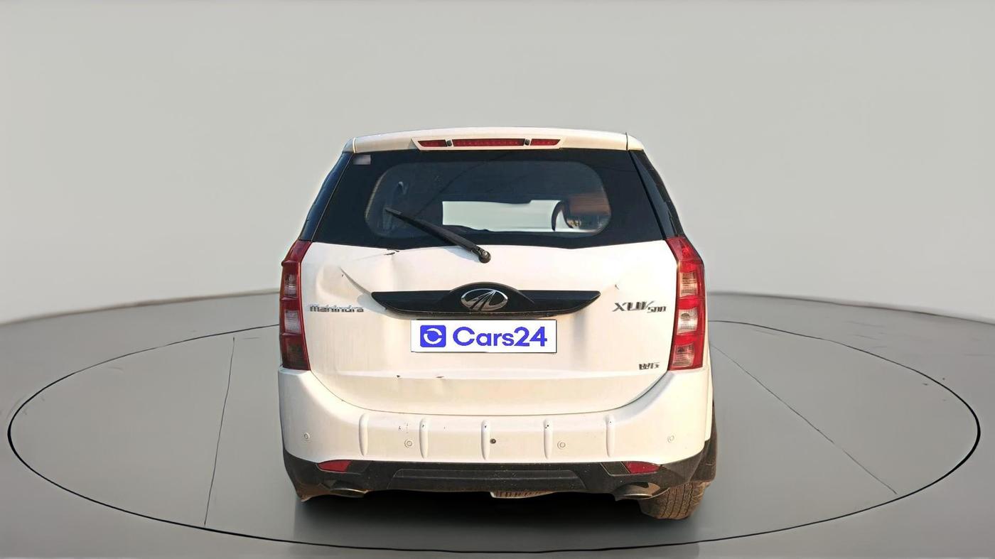 2017 Mahindra XUV500 W6, Diesel, Manual, 1,60,956 km, exterior