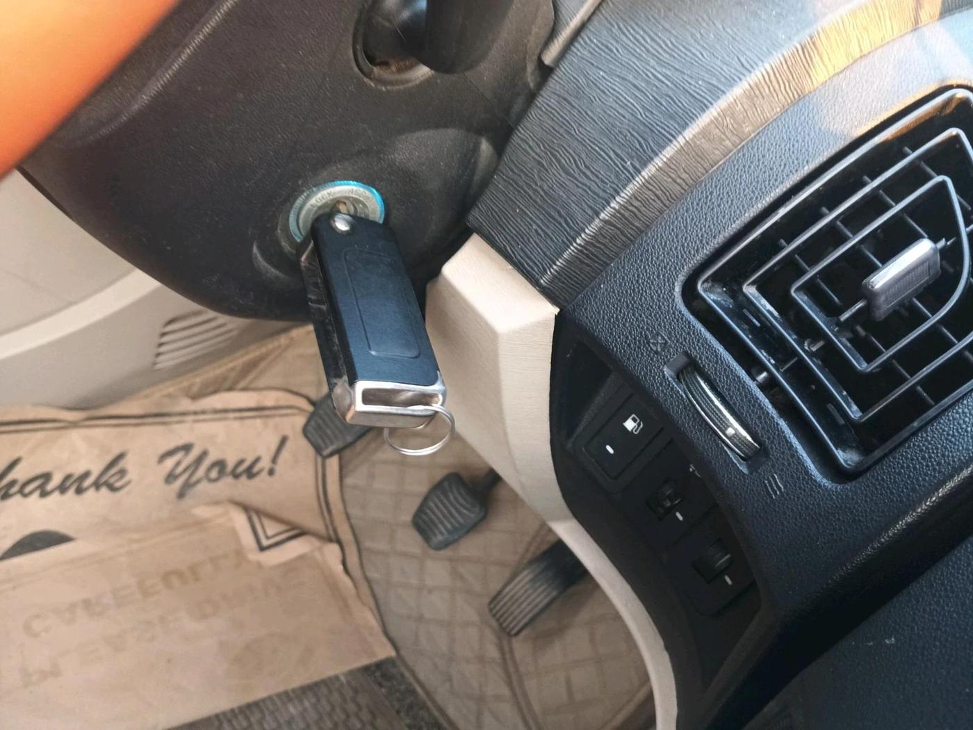 2017 Mahindra XUV500 W6, Diesel, Manual, 1,60,956 km, interior