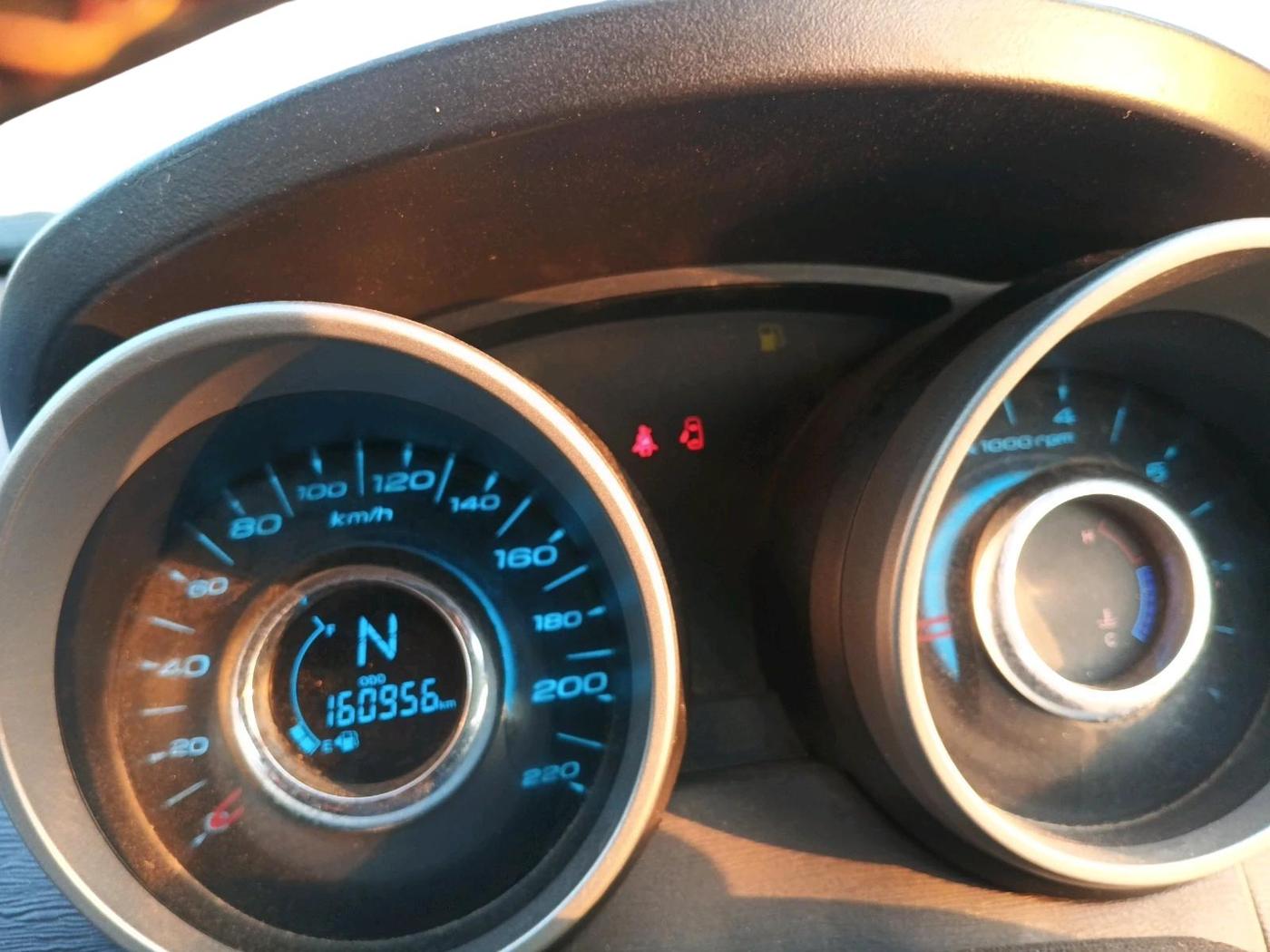 2017 Mahindra XUV500 W6, Diesel, Manual, 1,60,956 km, interior
