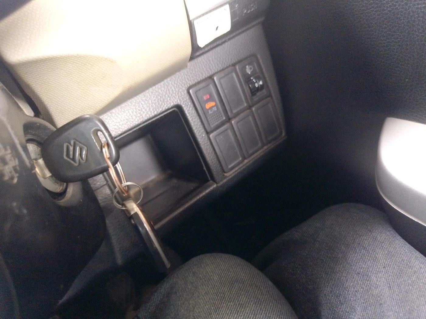 2013 Maruti Wagon R 1.0 LXI, Petrol, Manual, 76,805 km, interior