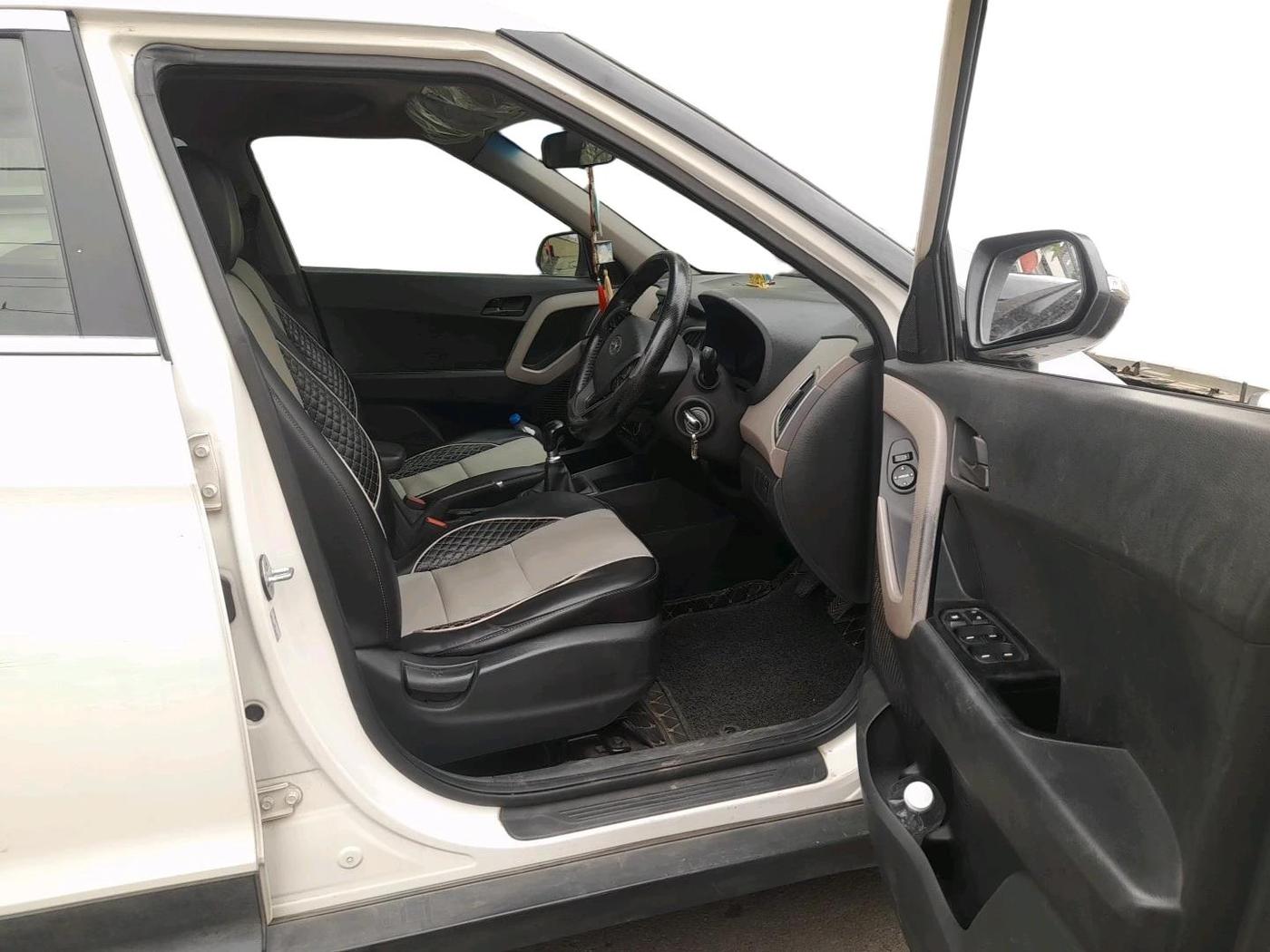 2016 Hyundai Creta E PLUS 1.6 PETROL, Petrol, Manual, 1,35,179 km, interior