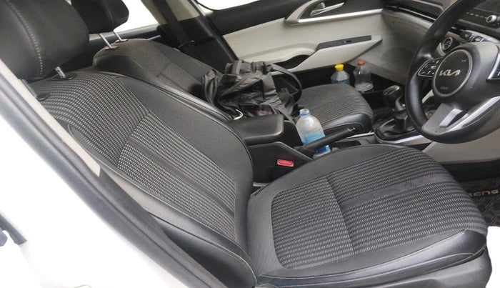 2022 KIA CARENS PRESTIGE 1.5 DIESEL 7 STR, Diesel, Manual, 1,61,556 km, interior