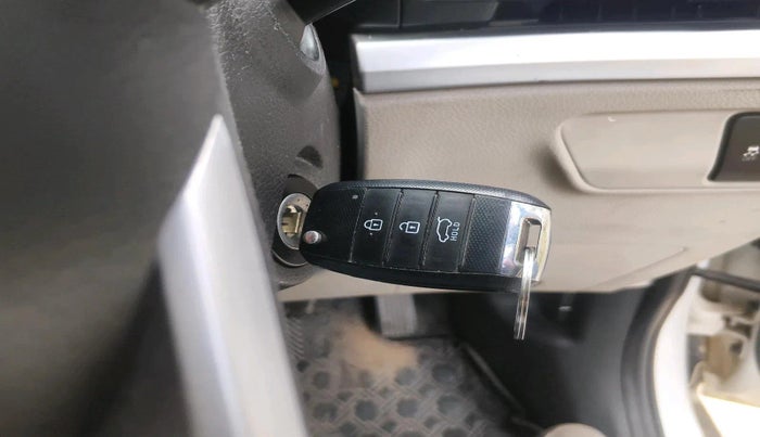 2022 KIA CARENS PRESTIGE 1.5 DIESEL 7 STR, Diesel, Manual, 1,61,556 km, interior