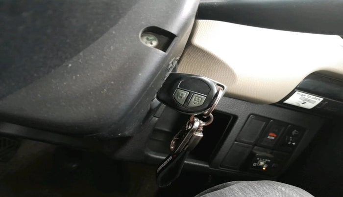 2017 Maruti Wagon R 1.0 VXI, CNG, Manual, 85,277 km, interior