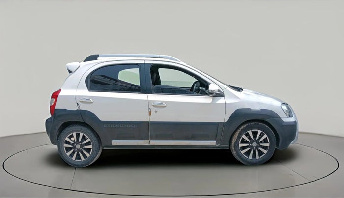 2015 Toyota Etios CROSS 1.4 VD, Diesel, Manual, 1,73,120 km, exterior