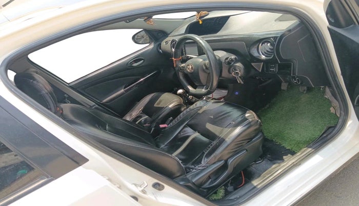 2015 Toyota Etios CROSS 1.4 VD, Diesel, Manual, 1,73,120 km, interior