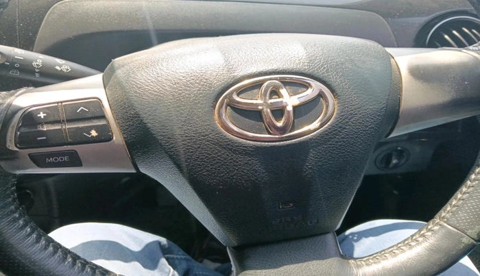 2015 Toyota Etios CROSS 1.4 VD, Diesel, Manual, 1,73,120 km, interior