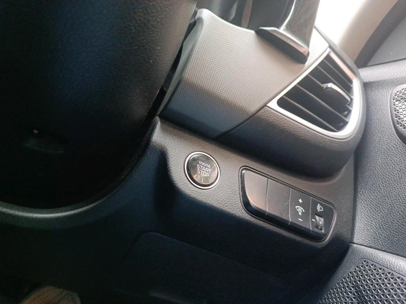 2019 KIA SELTOS HTK PLUS 1.5, Petrol, Manual, 1,12,232 km, interior