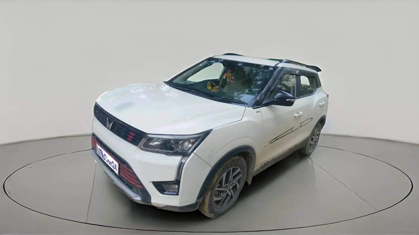 2022 Mahindra XUV300 W8 1.2 PETROL, Petrol, Manual, 54,427 km, exterior
