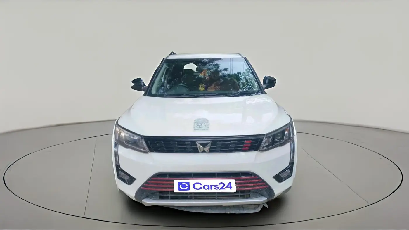 2022 Mahindra XUV300 W8 1.2 PETROL, Petrol, Manual, 54,427 km, exterior