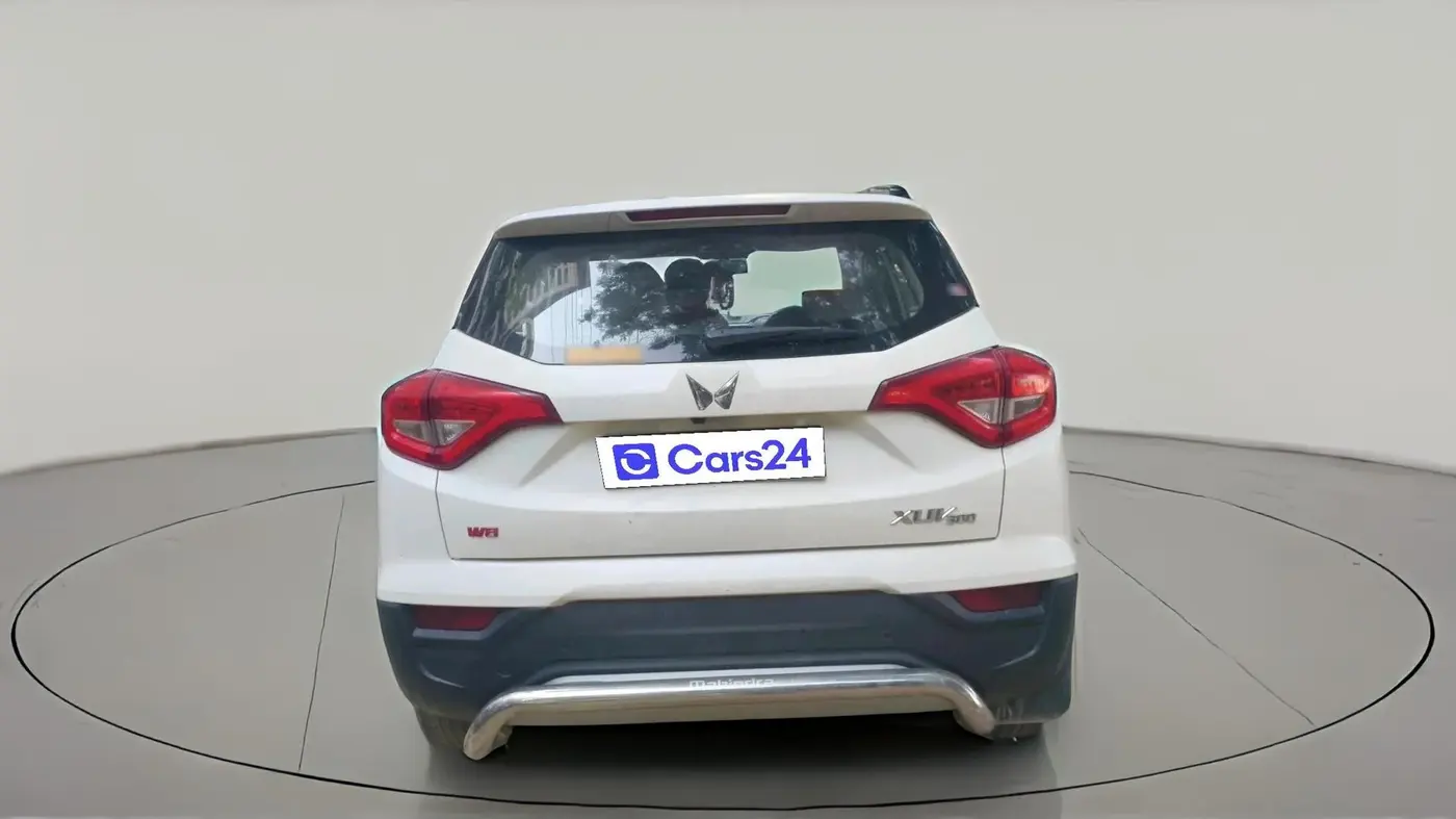 2022 Mahindra XUV300 W8 1.2 PETROL, Petrol, Manual, 54,427 km, exterior