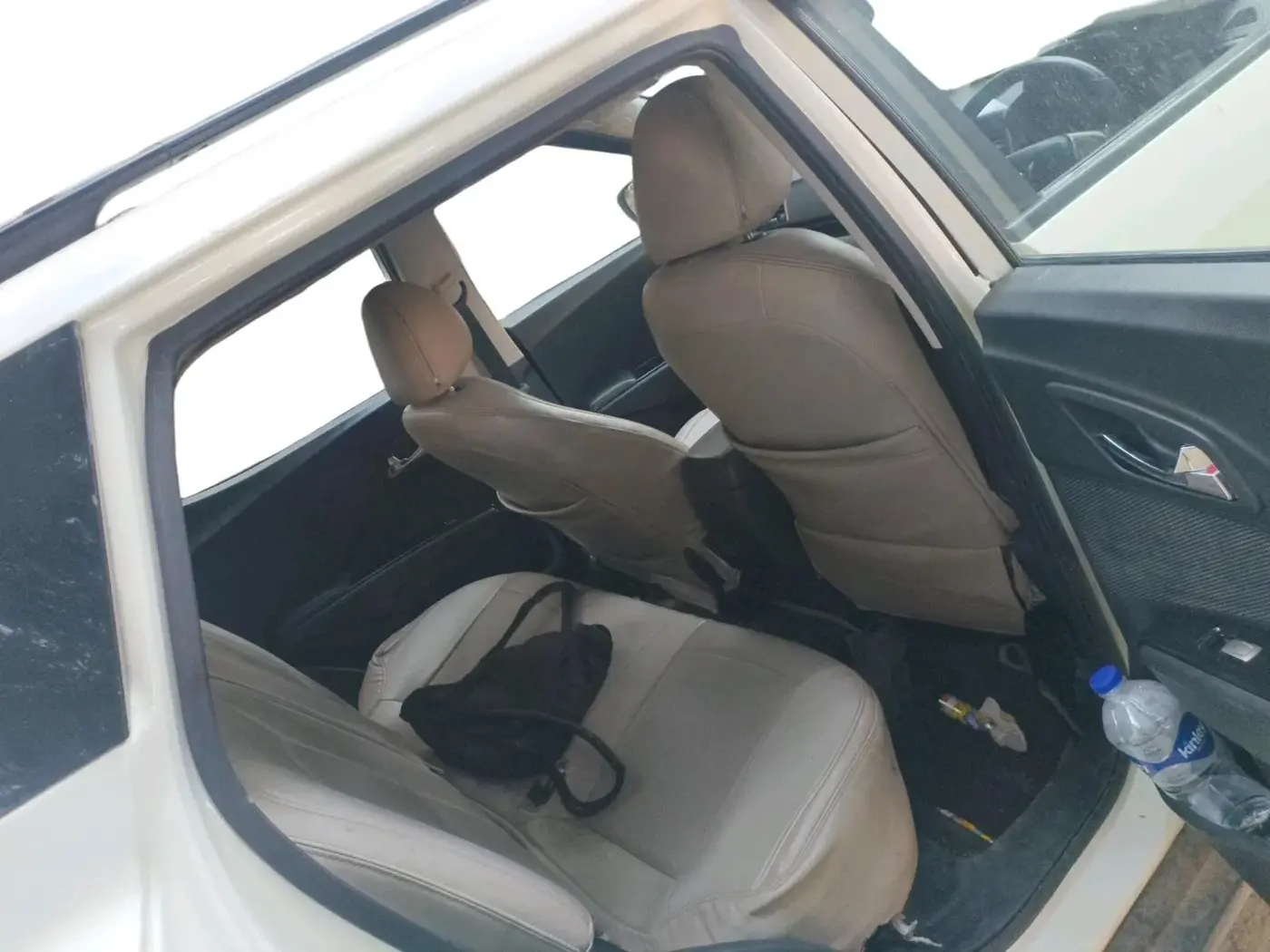 2022 Mahindra XUV300 W8 1.2 PETROL, Petrol, Manual, 54,427 km, interior