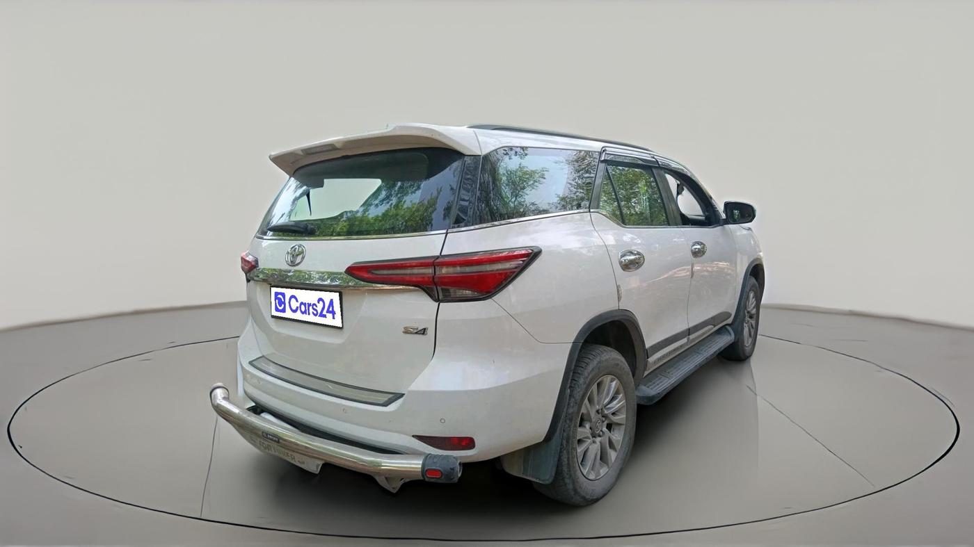 2023 Toyota Fortuner 4X4 MT 2.8 DIESEL, Diesel, Manual, 52,303 km, exterior