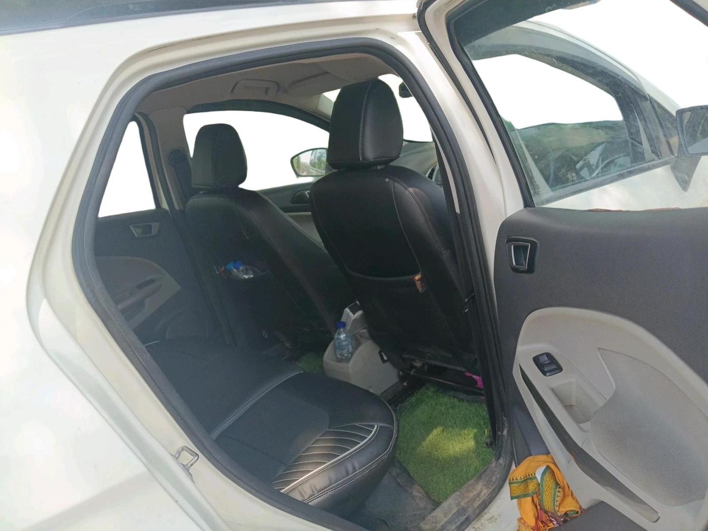 2015 Ford Ecosport TREND 1.5L DIESEL, Diesel, Manual, 1,06,879 km, interior