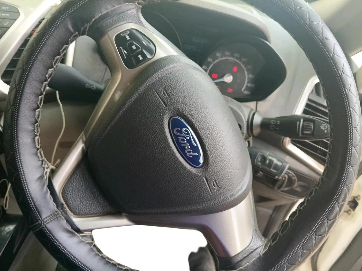 2015 Ford Ecosport TREND 1.5L DIESEL, Diesel, Manual, 1,06,879 km, interior