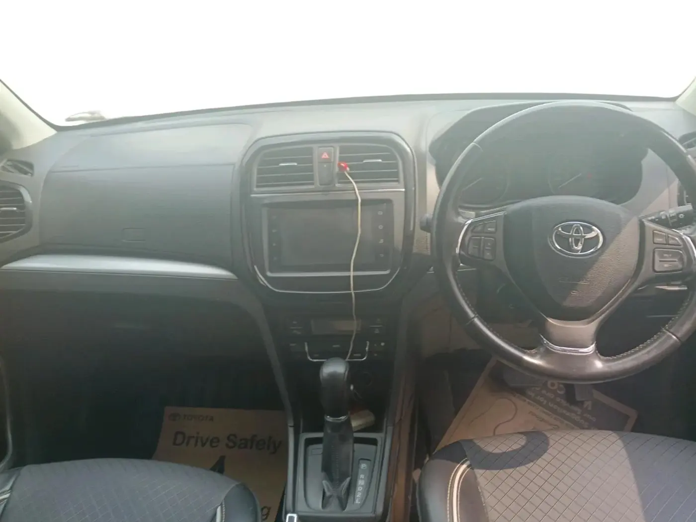 2022 Toyota URBAN CRUISER PREMIUM GRADE AT, Petrol, Automatic, 18,964 km, interior