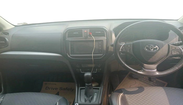 2022 Toyota URBAN CRUISER PREMIUM GRADE AT, Petrol, Automatic, 18,964 km, interior