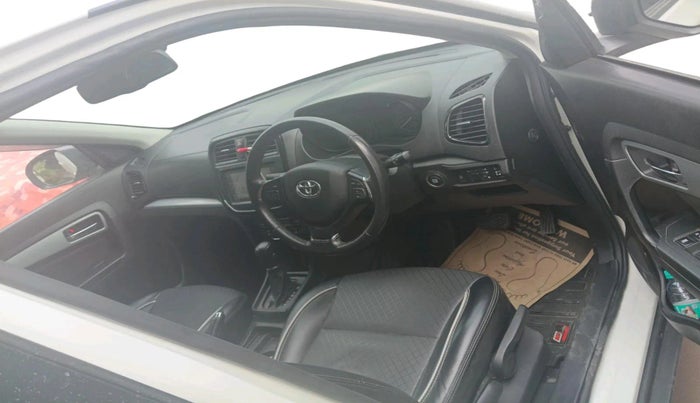 2022 Toyota URBAN CRUISER PREMIUM GRADE AT, Petrol, Automatic, 18,964 km, interior