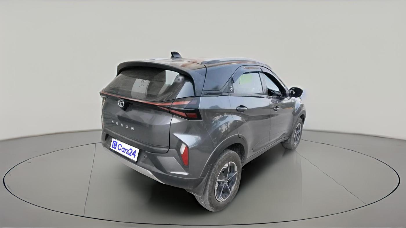 2023 Tata NEXON FEARLESS + SUNROOF DCA DUAL TONE 1.2 PETROL, Petrol, Automatic, 30,443 km, exterior