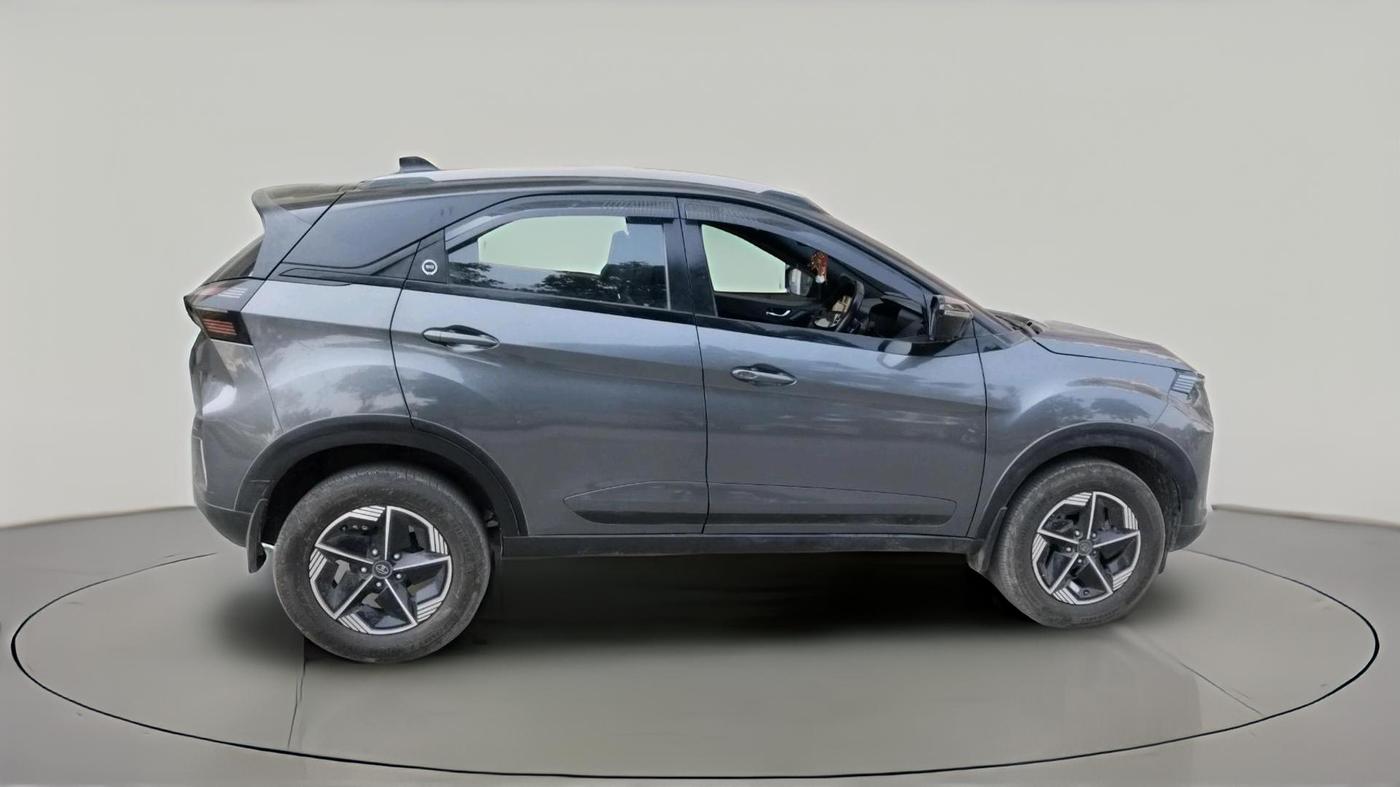 2023 Tata NEXON FEARLESS + SUNROOF DCA DUAL TONE 1.2 PETROL, Petrol, Automatic, 30,443 km, exterior