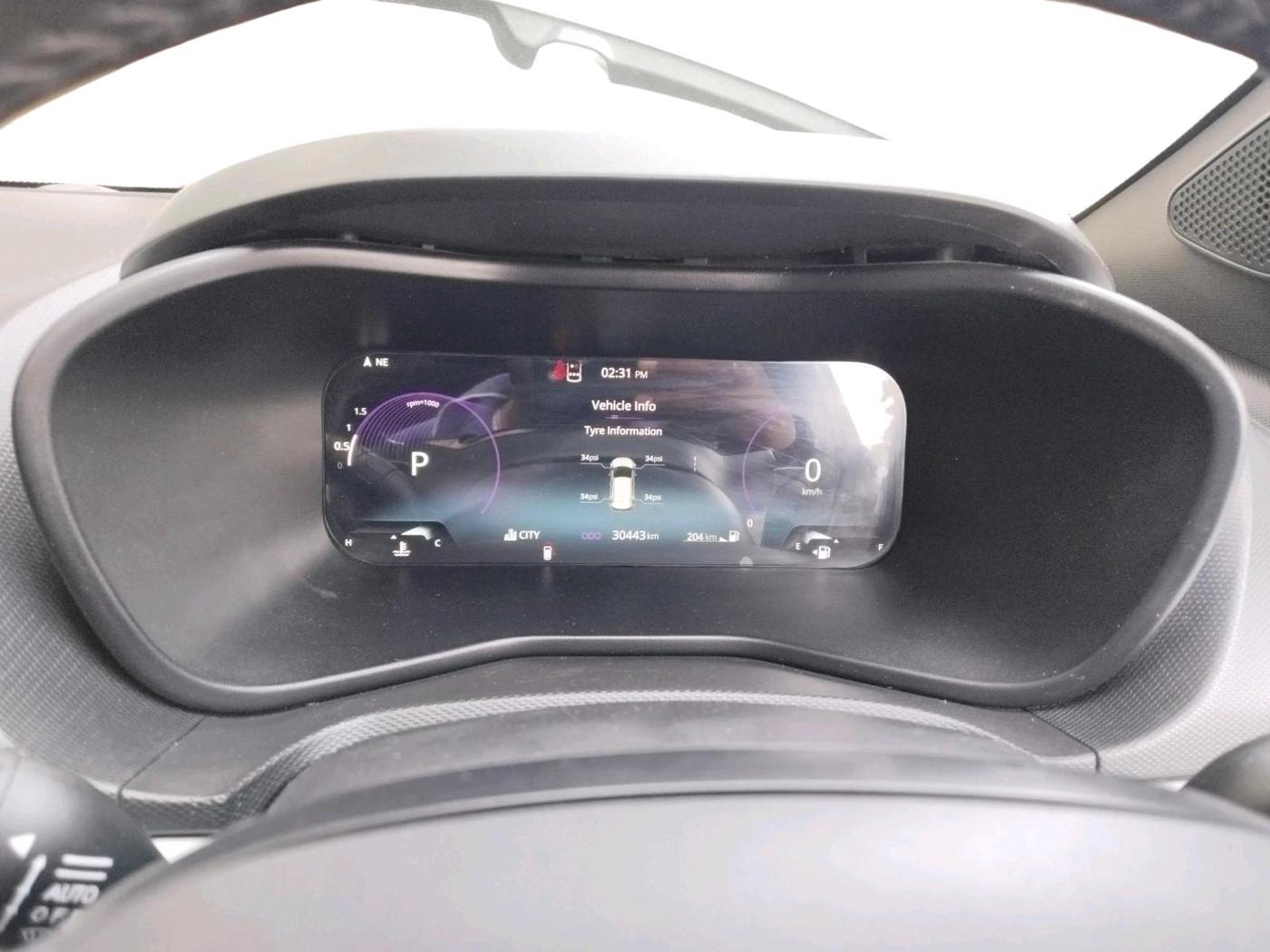 2023 Tata NEXON FEARLESS + SUNROOF DCA DUAL TONE 1.2 PETROL, Petrol, Automatic, 30,443 km, interior