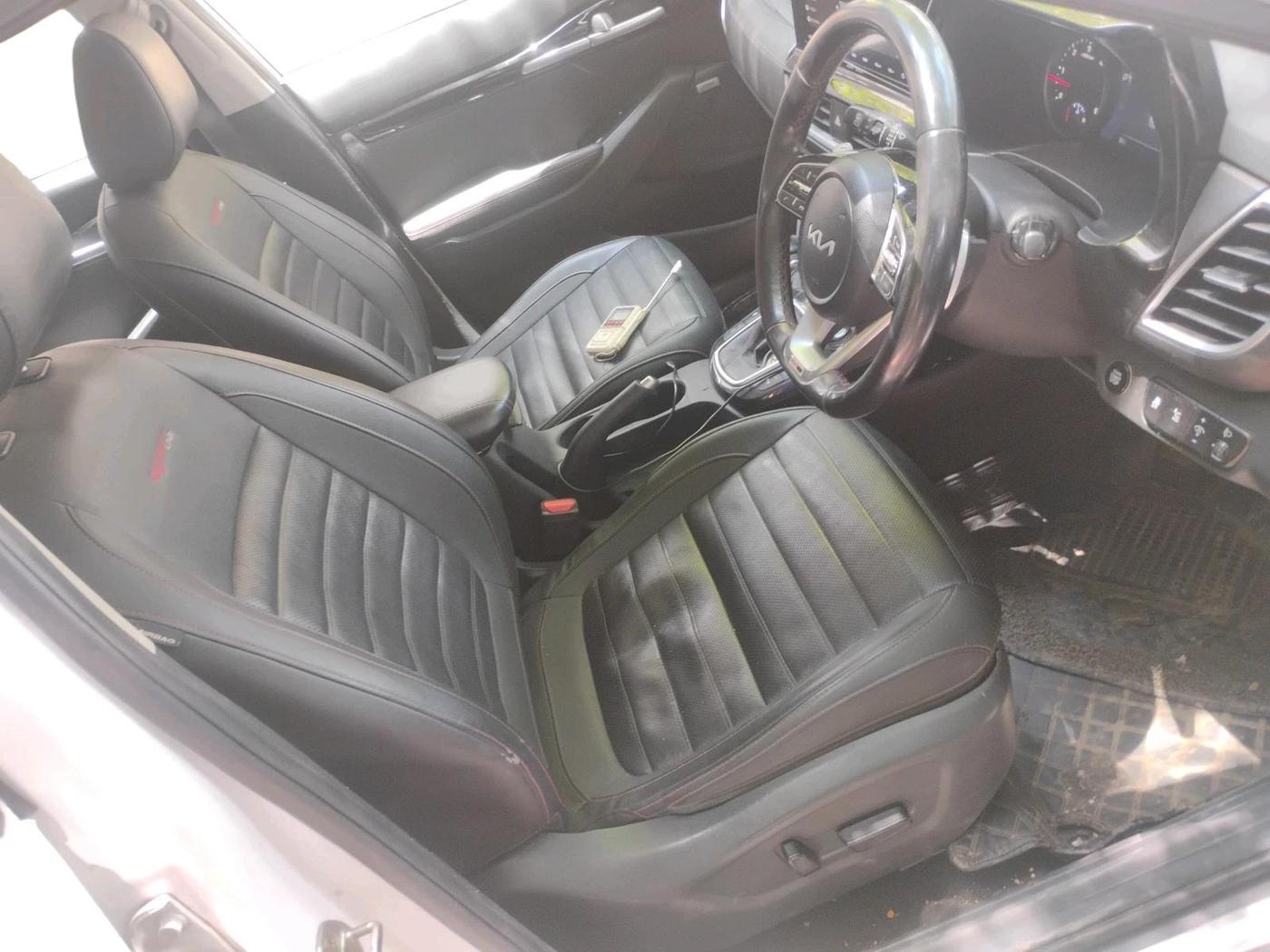 2022 KIA SELTOS GTX PLUS AT 1.5 DIESEL, Diesel, Automatic, 1,95,419 km, interior