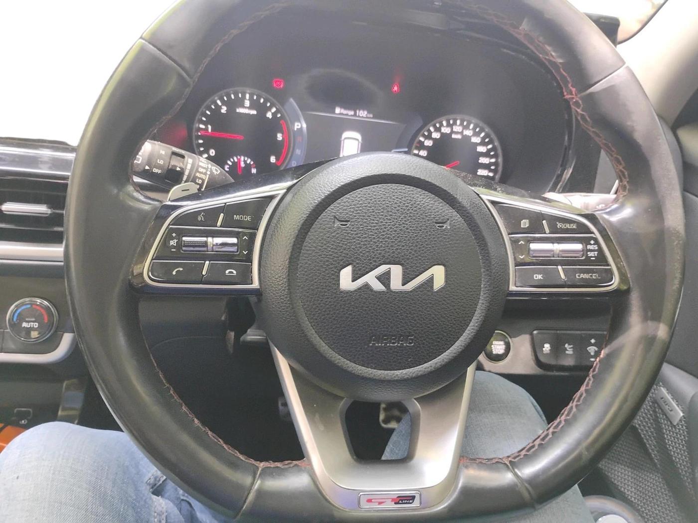 2022 KIA SELTOS GTX PLUS AT 1.5 DIESEL, Diesel, Automatic, 1,95,419 km, interior