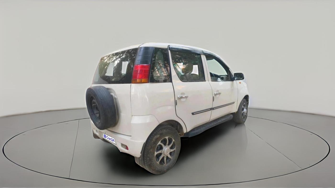 2012 Mahindra Quanto C2, Diesel, Manual, 35,277 km, exterior