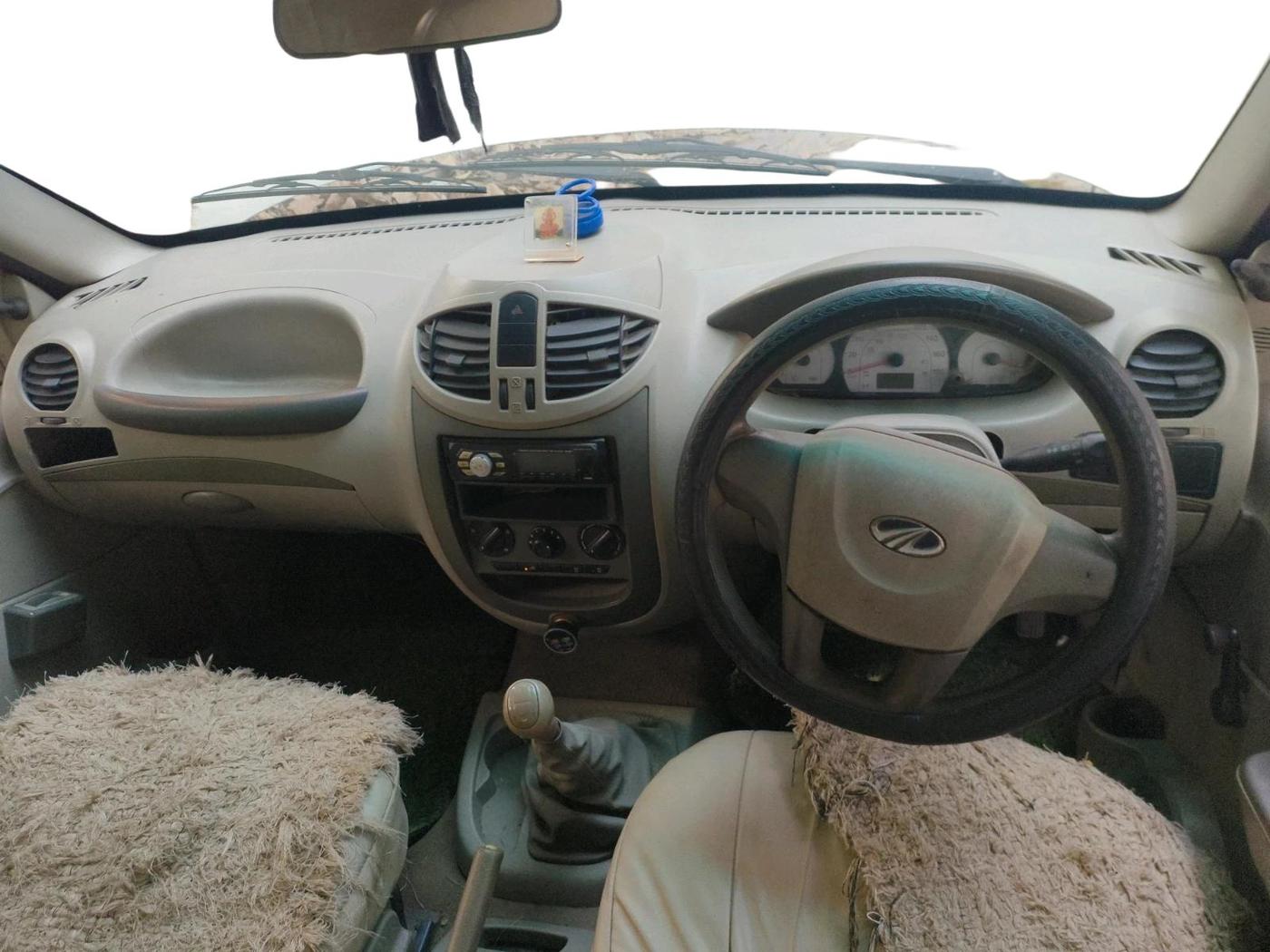 2012 Mahindra Quanto C2, Diesel, Manual, 35,277 km, interior