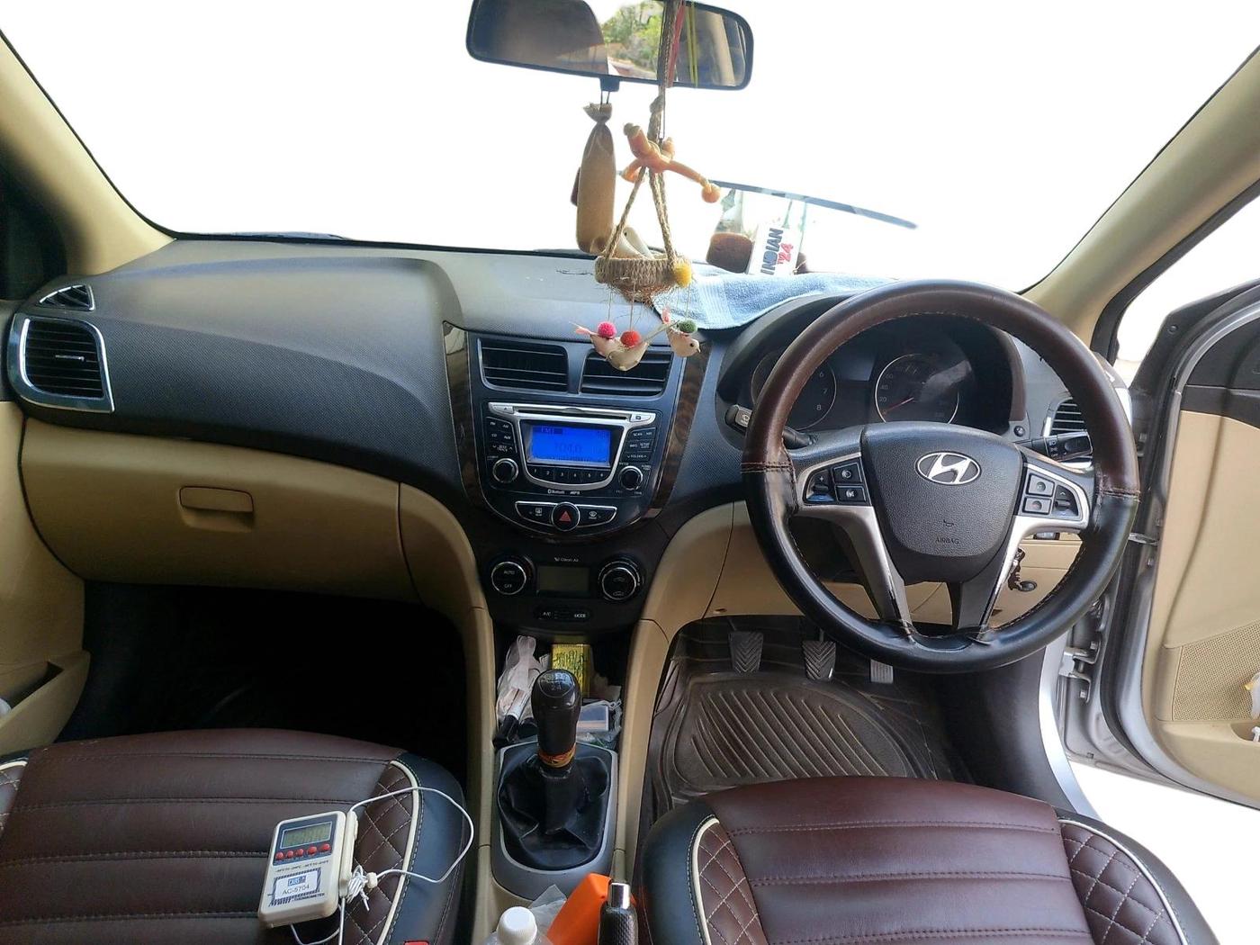 2011 Hyundai Verna FLUIDIC 1.6 VTVT EX, Petrol, Manual, 1,47,445 km, interior