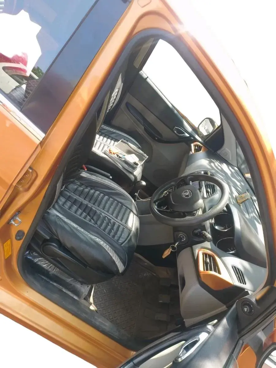 2017 Tata Tiago XZ PETROL, Petrol, Manual, 27,292 km, interior