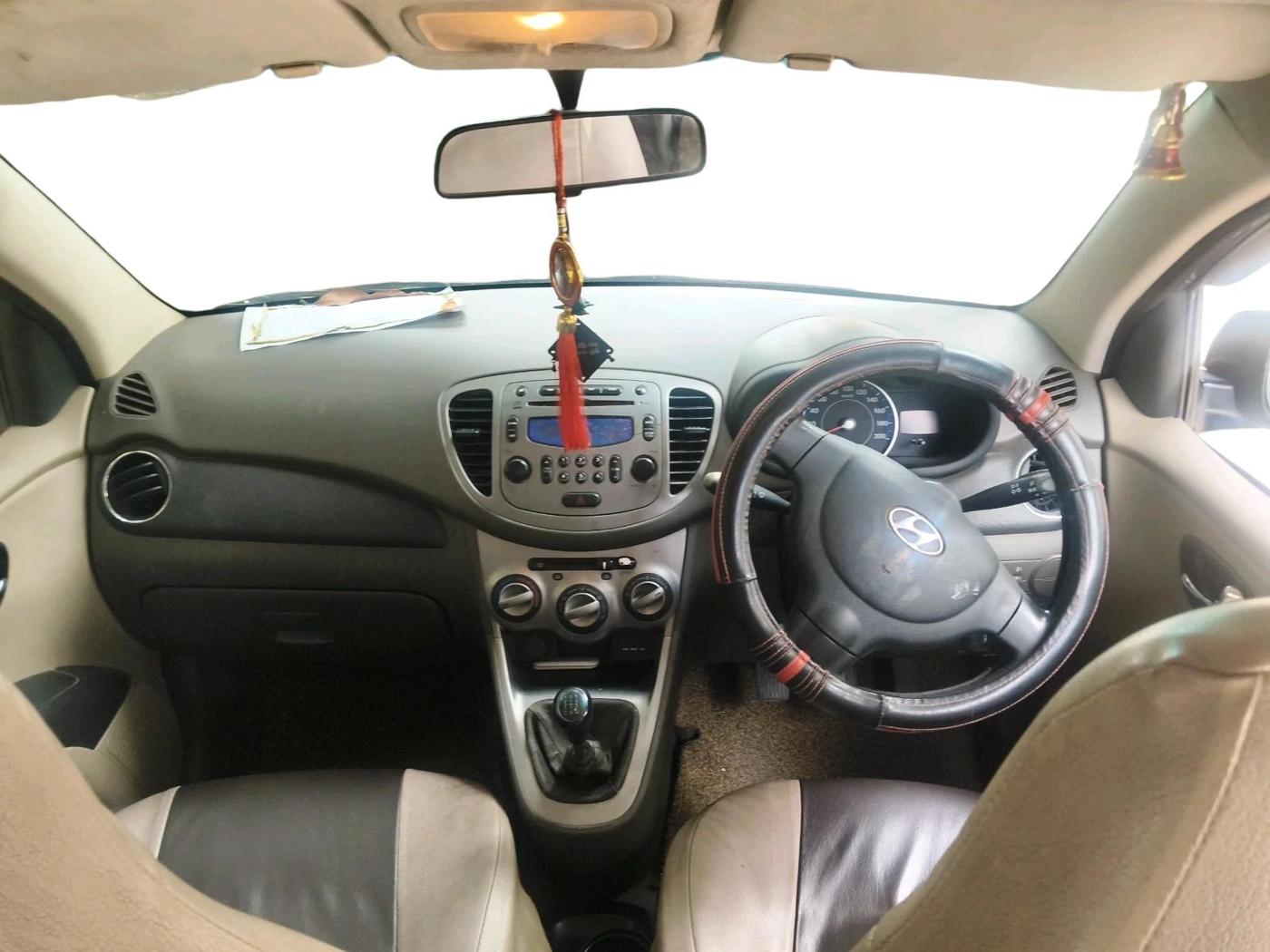 2013 Hyundai i10 SPORTZ 1.2, Petrol, Manual, 68,977 km, interior
