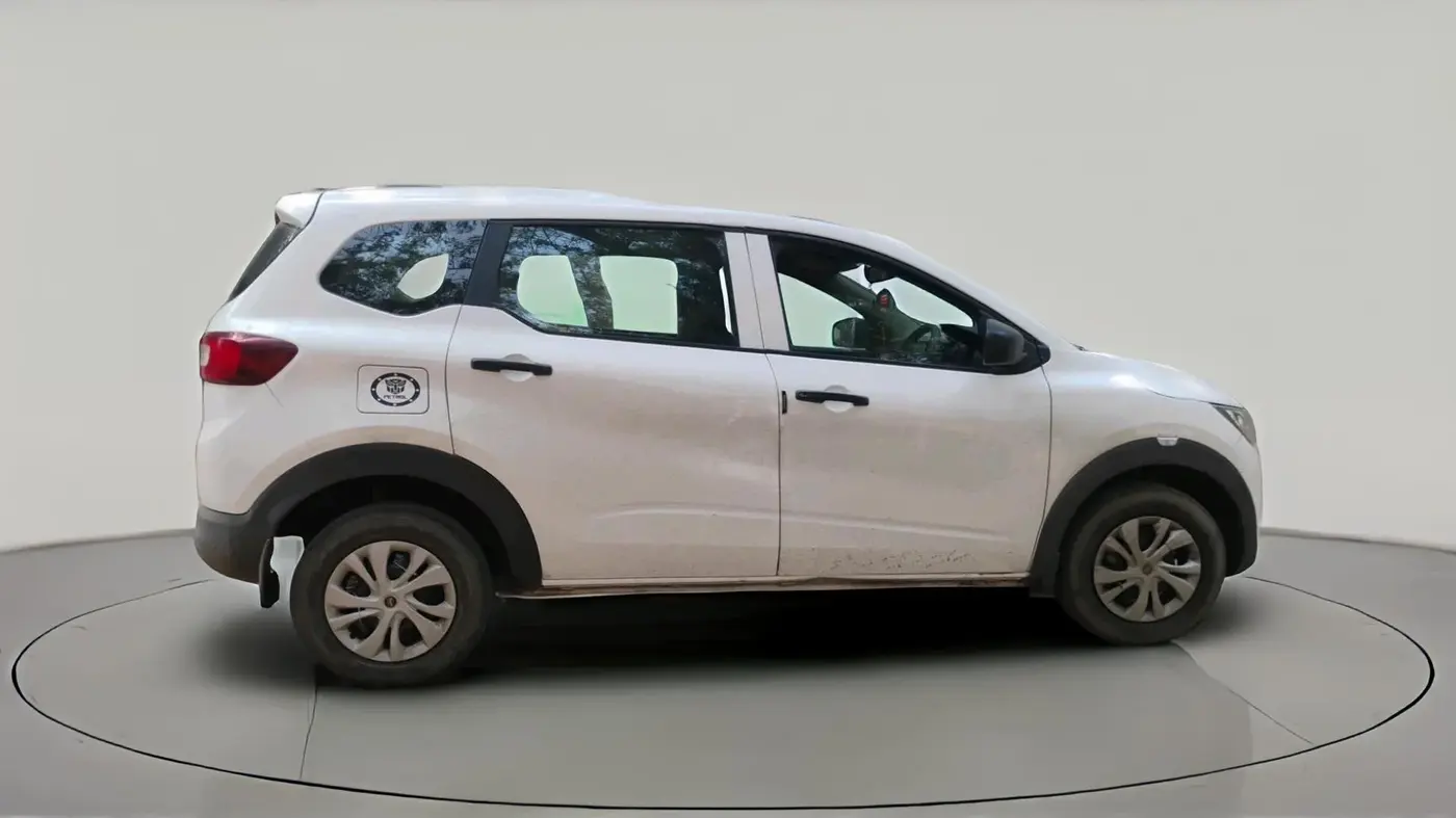 2021 Renault TRIBER RXE MT, Petrol, Manual, 39,622 km, exterior