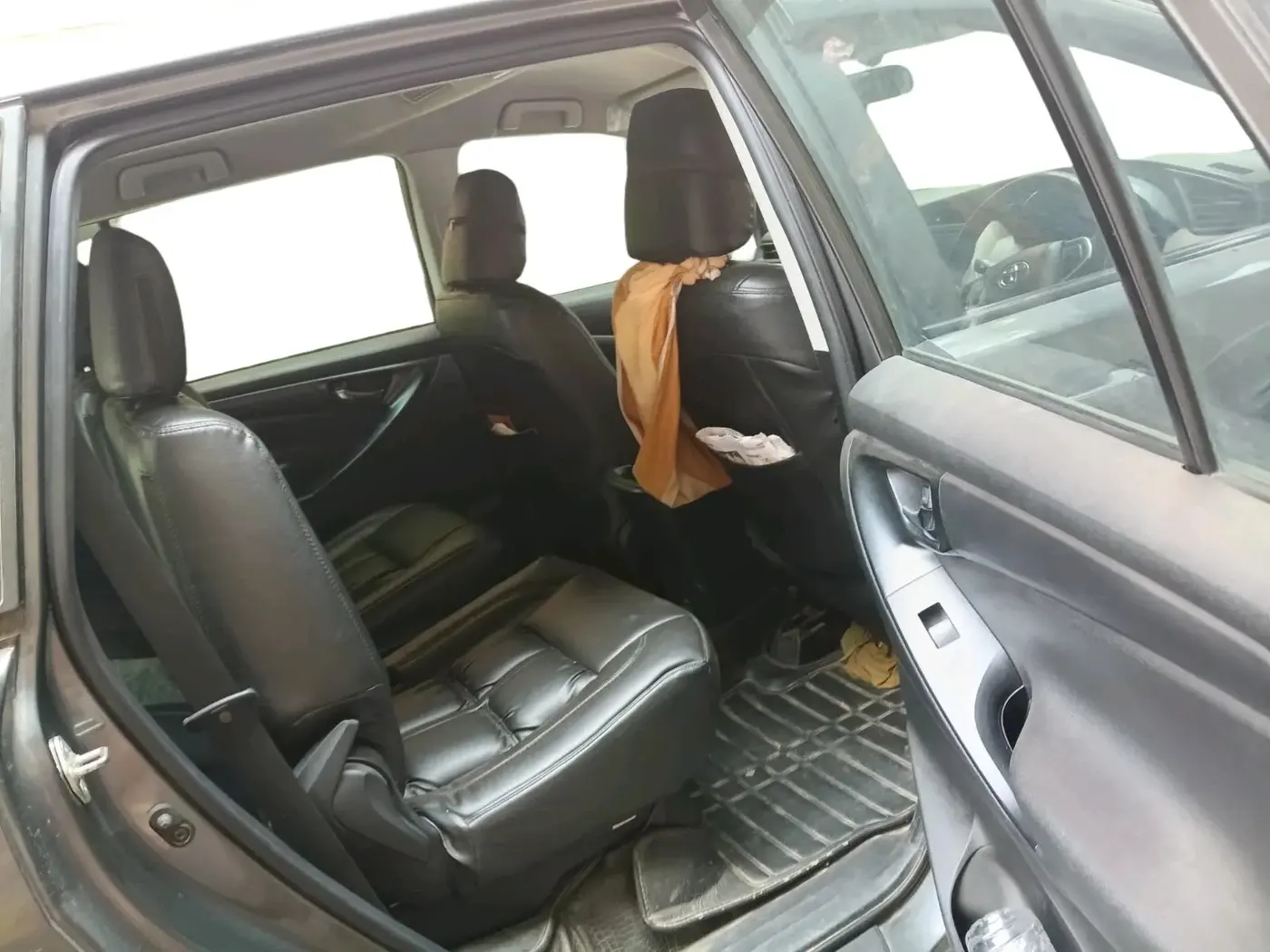 2019 Toyota Innova Crysta 2.4 G 7 STR, Diesel, Manual, 70,749 km, interior