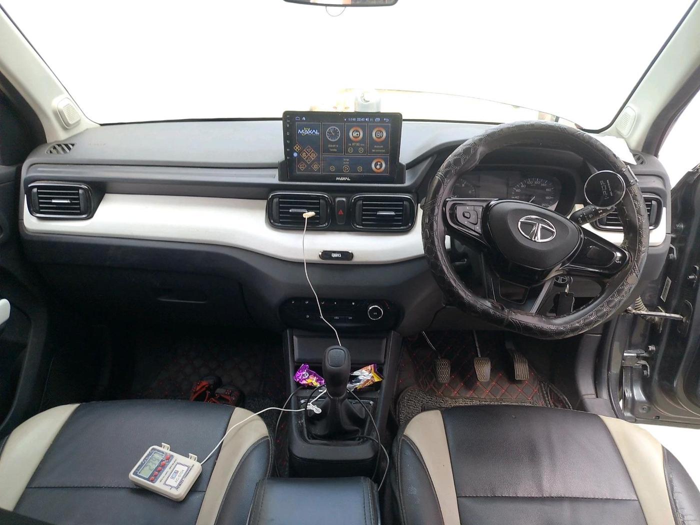2023 Tata PUNCH PURE MT, Petrol, Manual, 43,221 km, interior