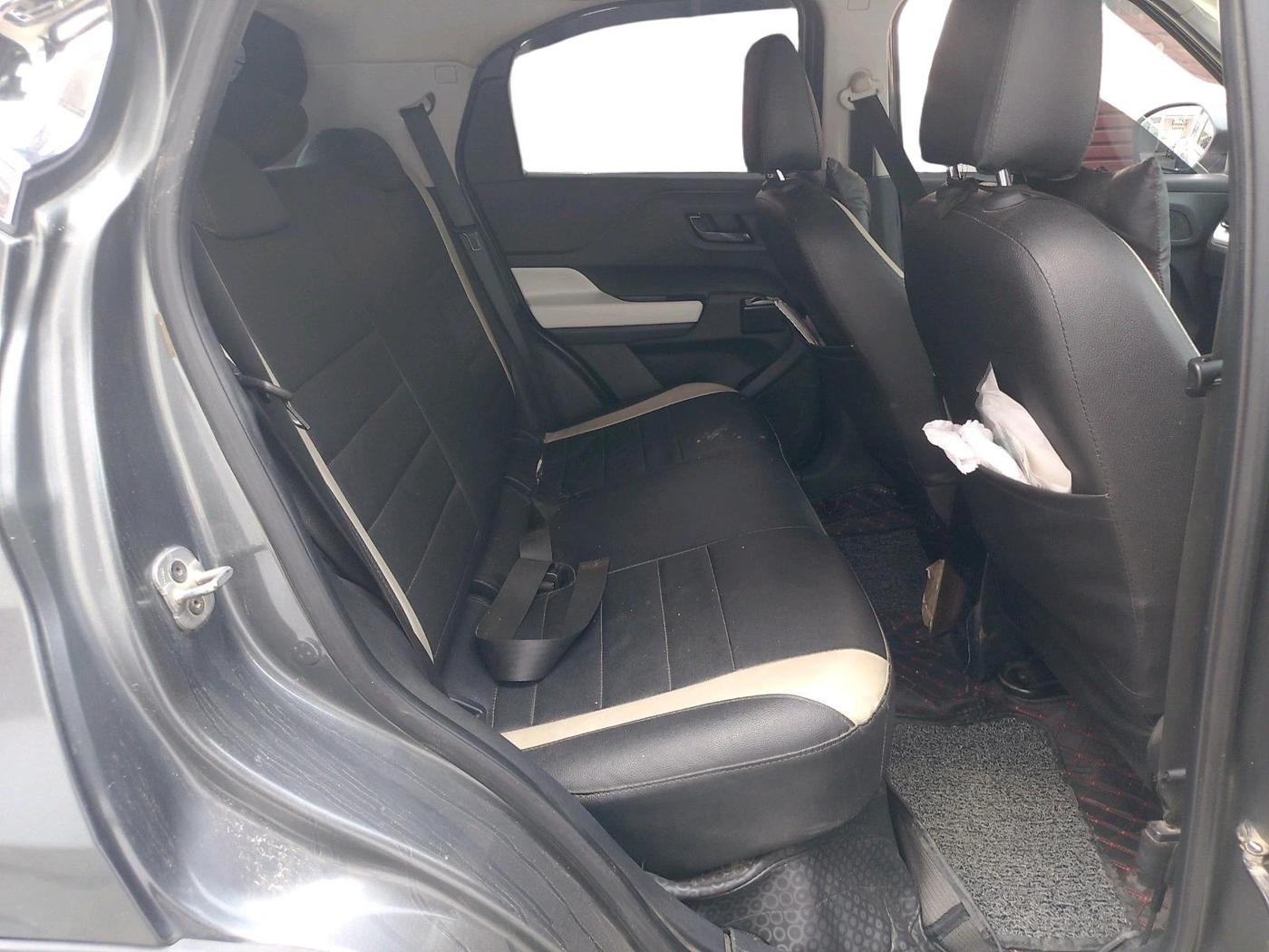 2023 Tata PUNCH PURE MT, Petrol, Manual, 43,221 km, interior