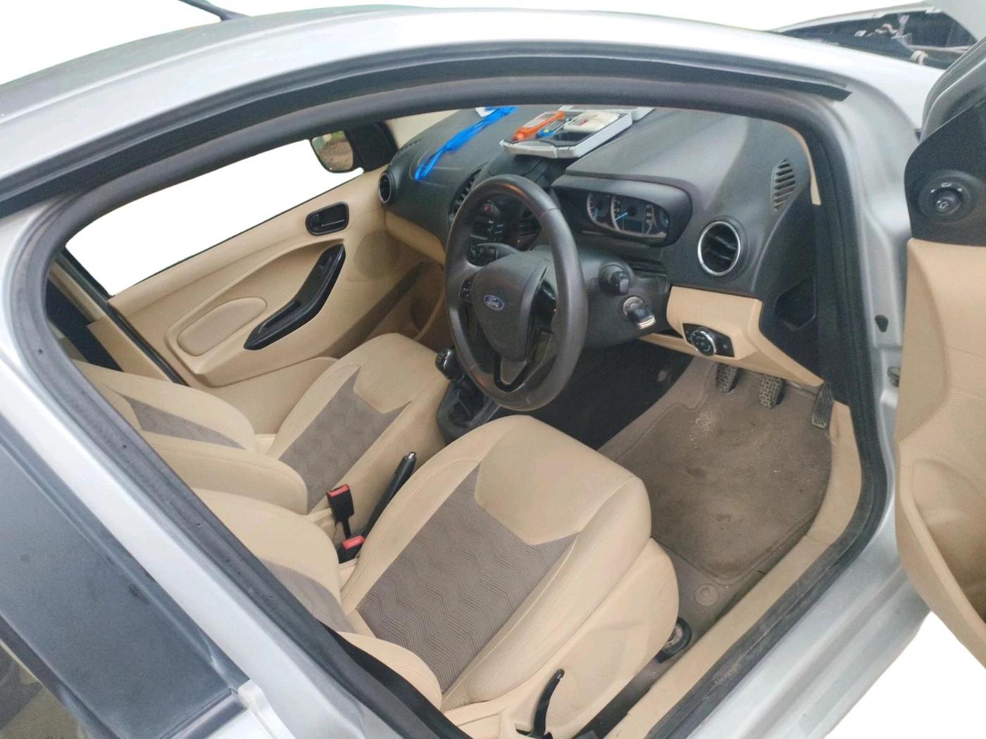 2018 Ford Figo Aspire TITANIUM 1.2 PETROL, Petrol, Manual, 33,676 km, interior