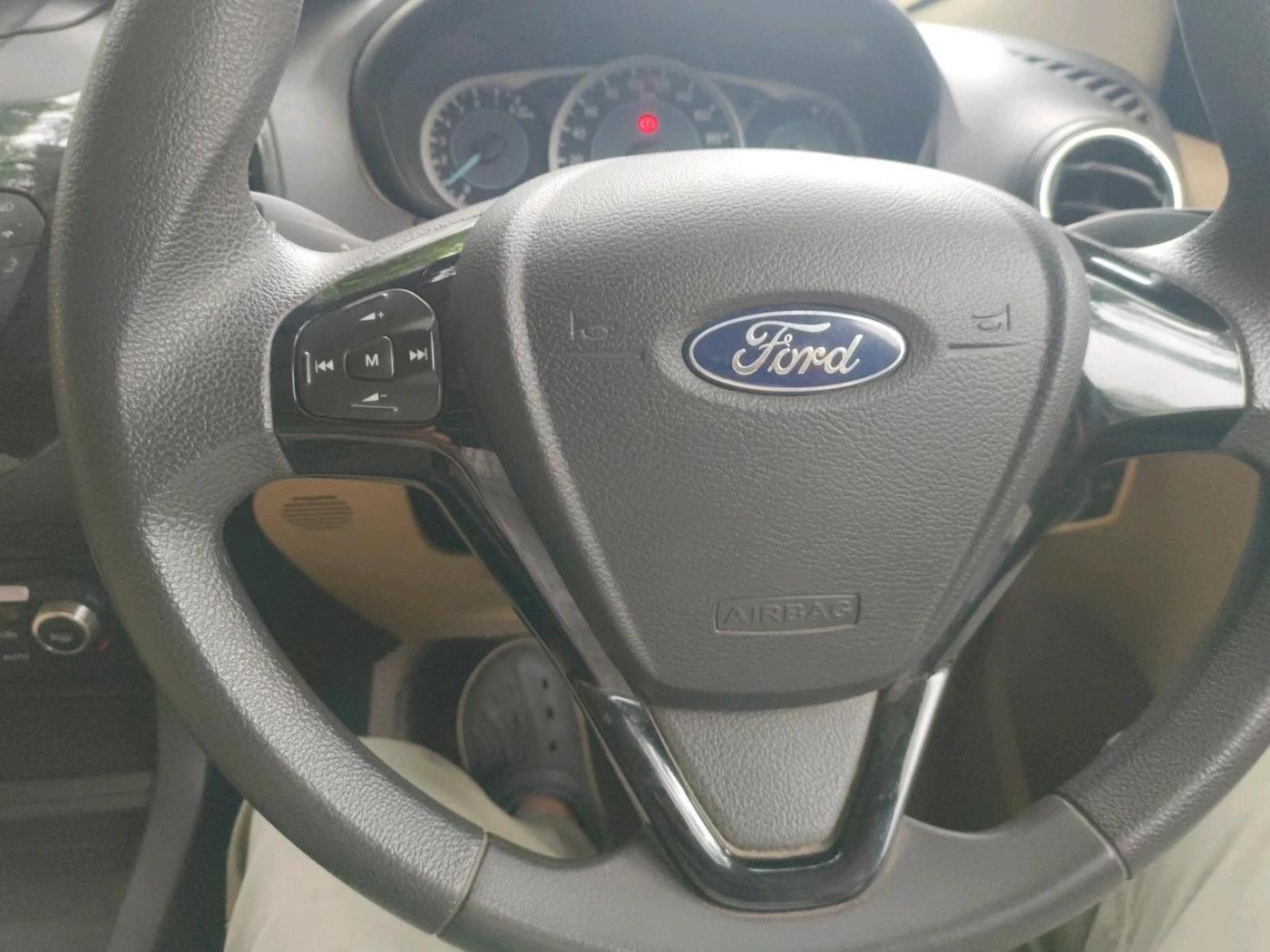 2018 Ford Figo Aspire TITANIUM 1.2 PETROL, Petrol, Manual, 33,676 km, interior