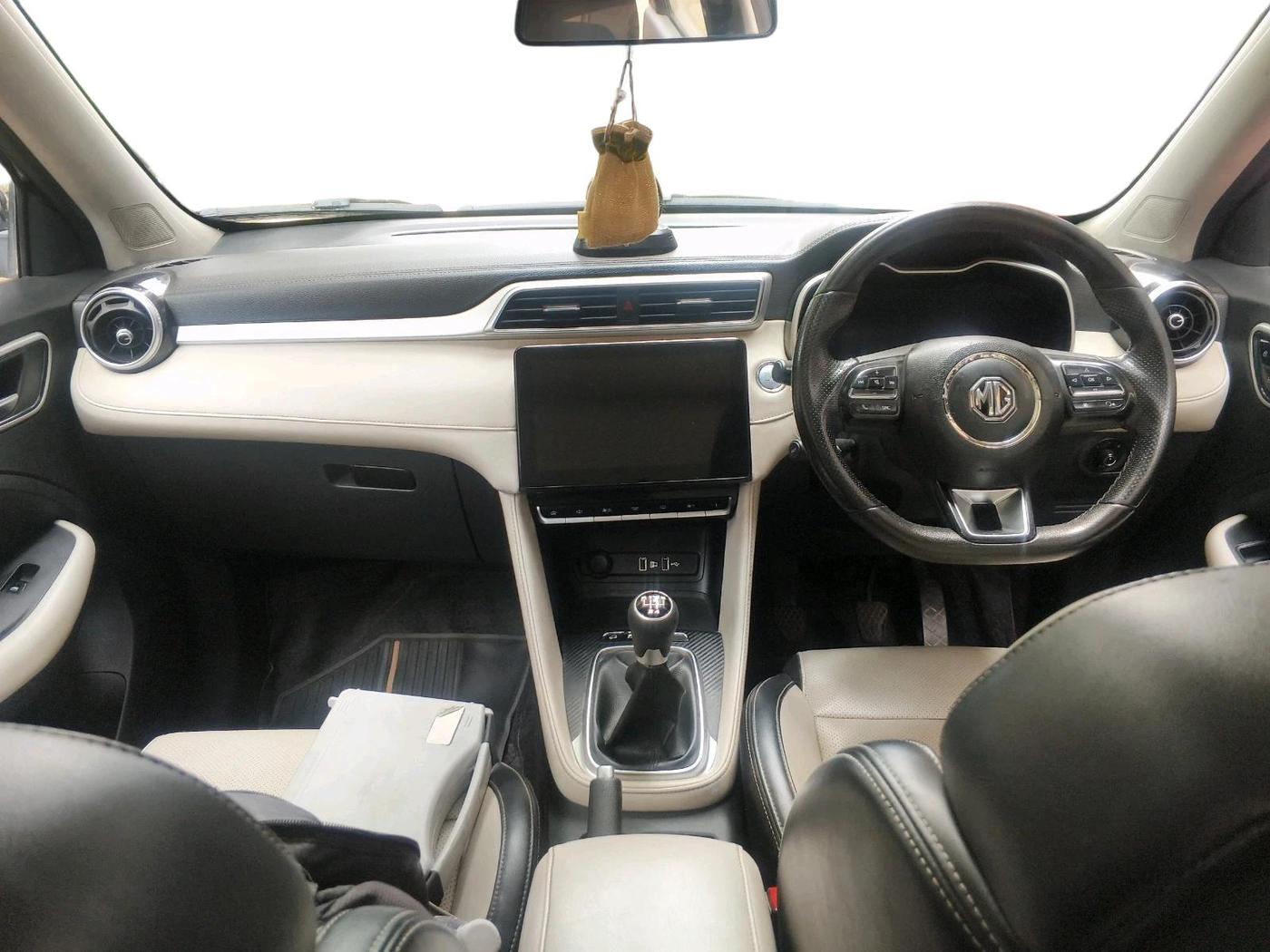 2022 MG ASTOR SHARP 1.5 MT, Petrol, Manual, 1,37,124 km, interior