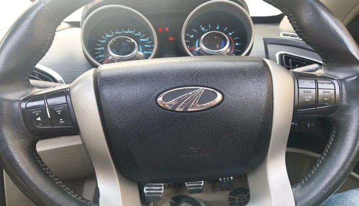 2016 Mahindra XUV500 W10, Diesel, Manual, 96,816 km, interior